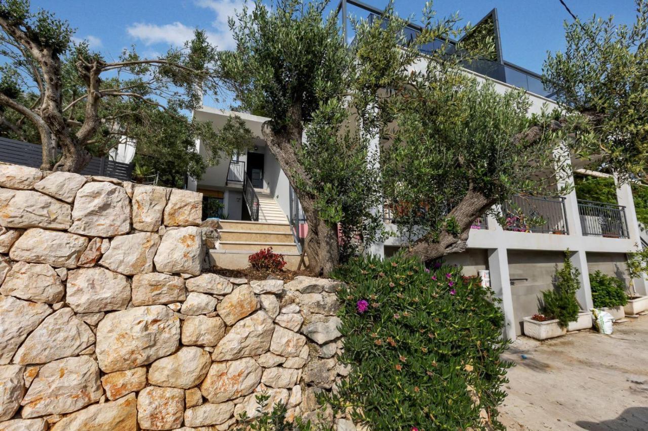 Apartments Lucky Brela Exterior photo
